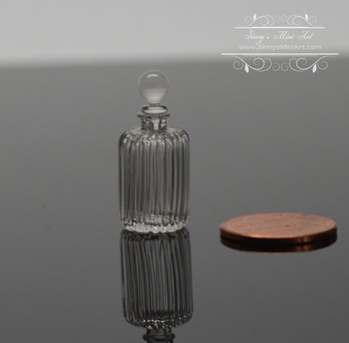 1:12 Dollhouse Miniature Perfume Bottle HMN 1567-2