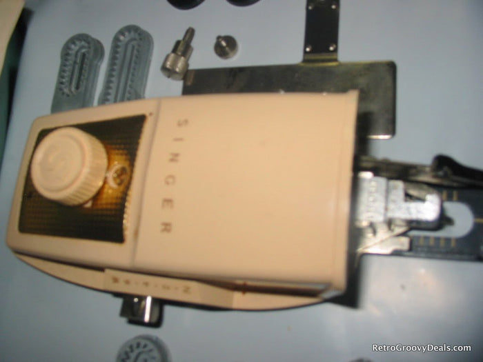 1960 Singer Green Atomic Case Sewing Buttonhole Maker case #489500 or 489510