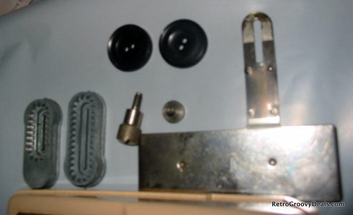 1960 Singer Green Atomic Case Sewing Buttonhole Maker case #489500 or 489510