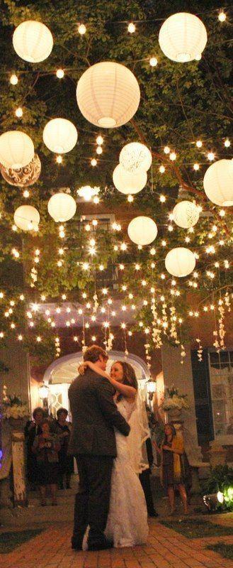 6-Pack 18 Inch White Parallel Ribbing Round Paper Lanterns - Luna Bazaar | Boho & Vintage Style Decor