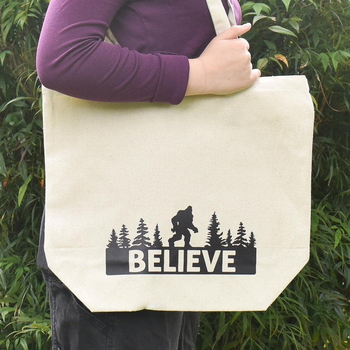 Cascade Provisions Believe in Bigfoot Tote on model