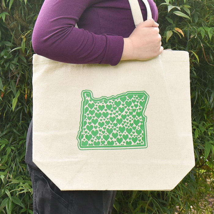 Cascade Provisions Oregon Hearts Tote on model