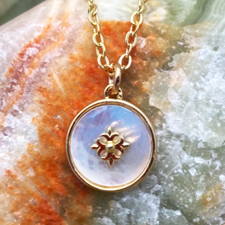 Mother of Pearl Disk Necklace vendor photo