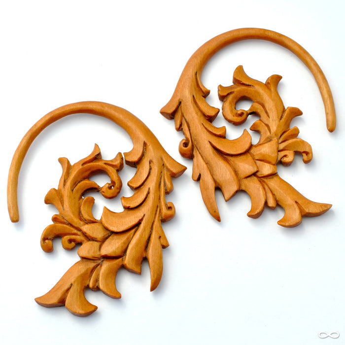 Nabulla in Wood from Maya Jewelry in Saba