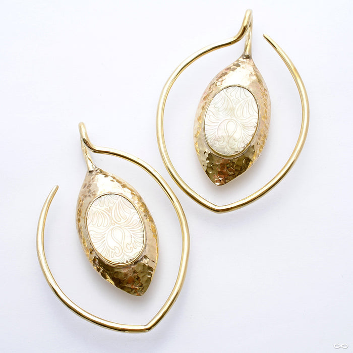 Shanti from Quetzalli with White Shell